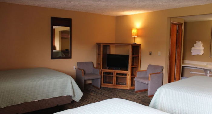 Dreamland Motel - Web Listing (newer photo)